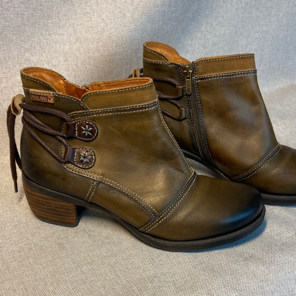 Pikolinos Women's Olive Ankle Booties. Size 37